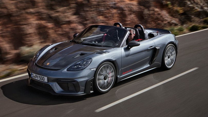 Porsche 718 Spyder RS, la magia dei 500 cavalli boxer