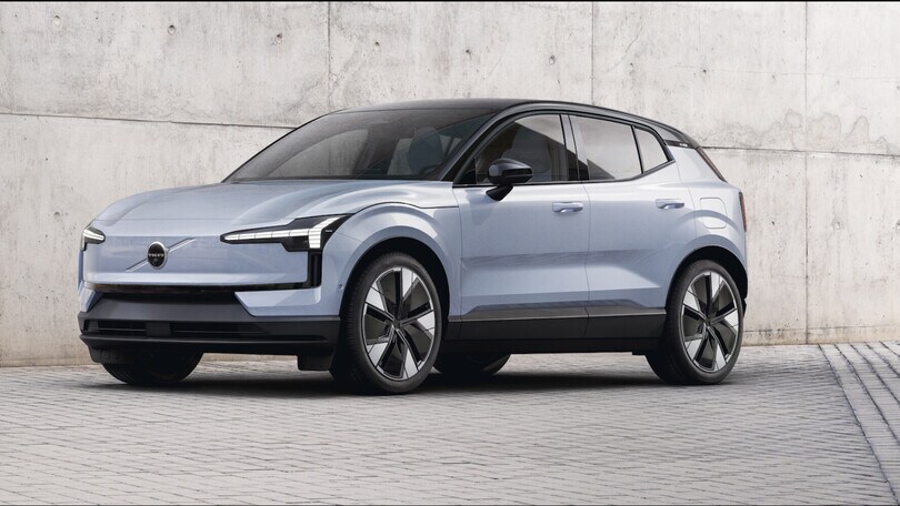 La baby Volvo EX30 elettrica è la più green della gamma