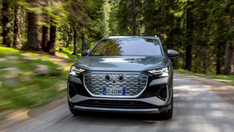 Audi sceglie il vetro riciclato per produrre il parabrezza del Q4 e-tron