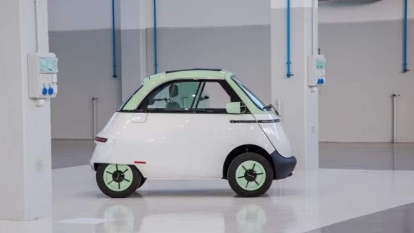 Microlino debutta al Party Like a Deejay di Milano