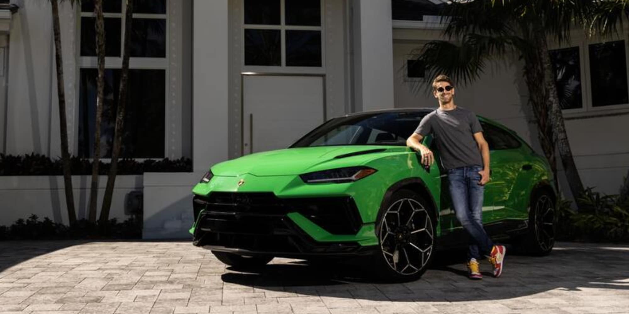 Lamborghini, Grosjean si gode il suo Urus Performante in attesa del WEC