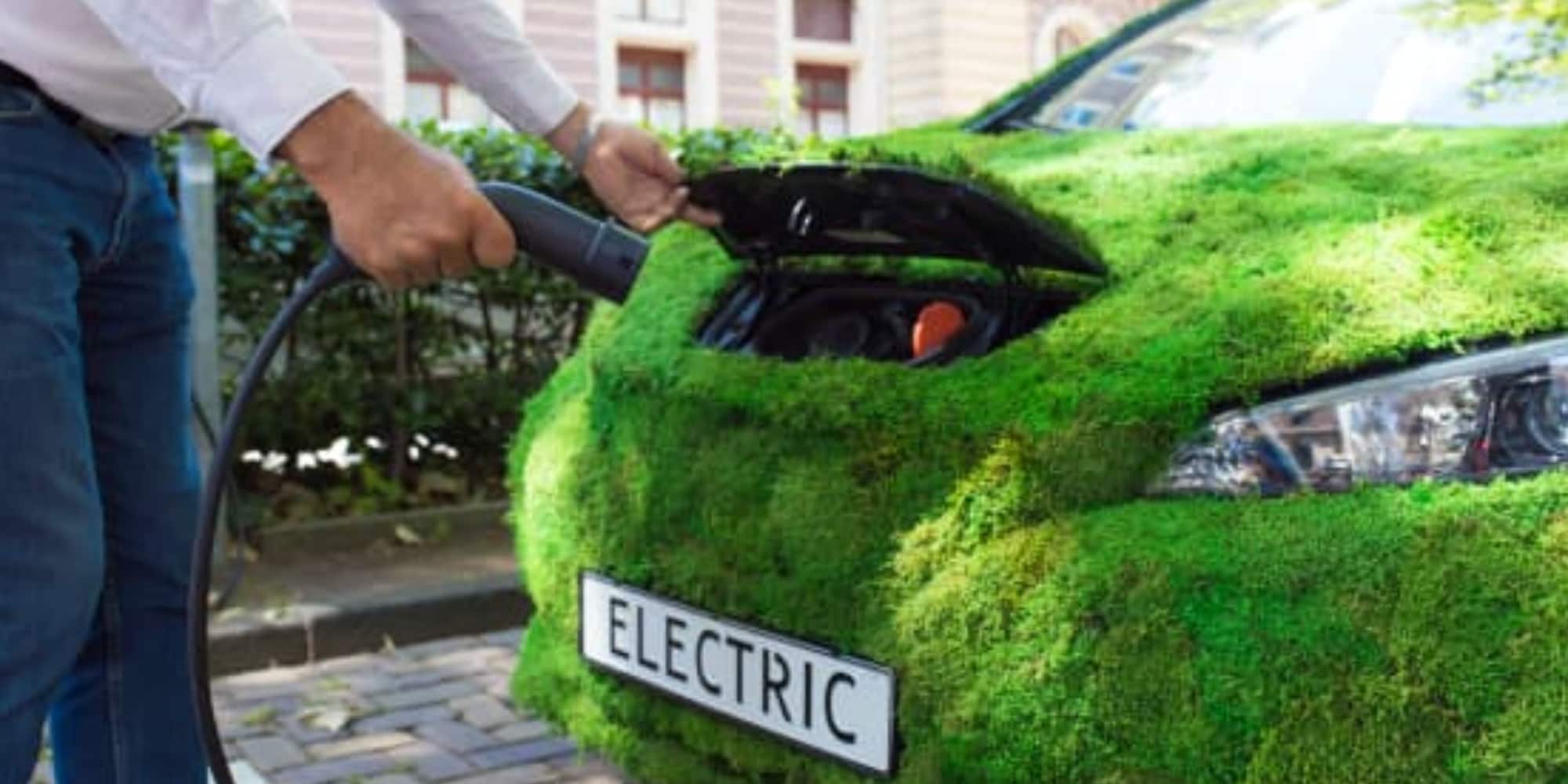 Milano viaggia elettrico con Uber Green