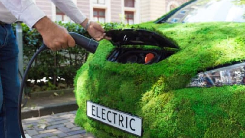 Milano viaggia elettrico con Uber Green