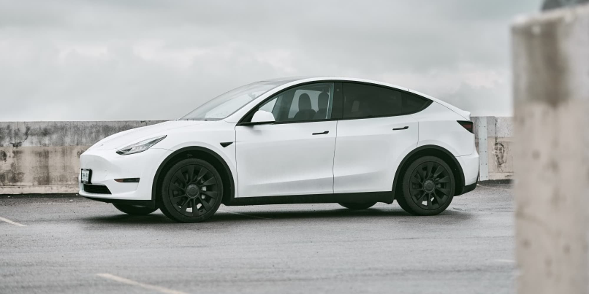 La Tesla in car sharing debutta in Italia