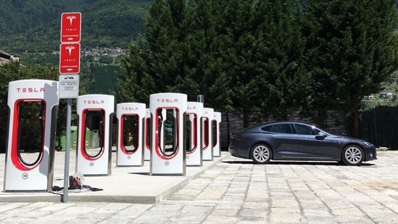 L'ambizione di Tesla: la ricarica in soli 2 minuti