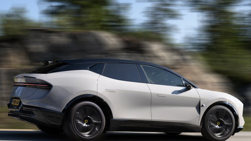 Lotus Eletre, l'anteprima della prova