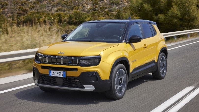 Jeep Avenger BEV, 1000 SUV elettrici ai Vigili del Fuoco