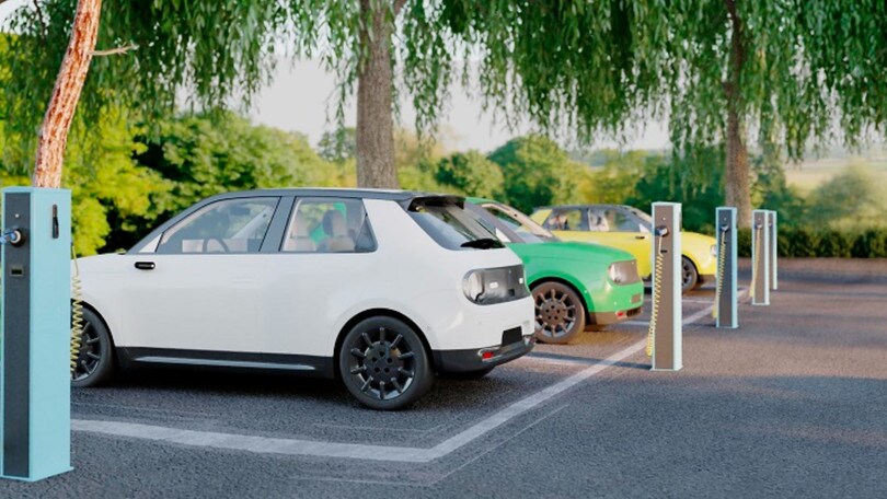 Colonnine elettriche, dal 2026 una ogni 60 km sulle strade europee