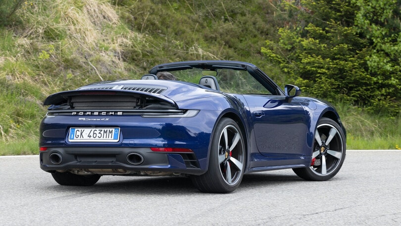 Porsche 911 Carrera 4S Cabrio, la prova della sportiva a cielo aperto