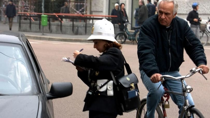 Salvini: "Vengono dall'estero, prendono multe in Italia e vanno via? Non esiste"