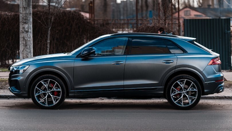 Parigi dice no ai Suv: costo del parcheggio in base a dimensioni e peso