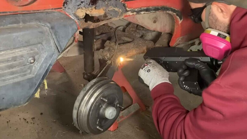 L’auto rimessa a nuovo con il laser