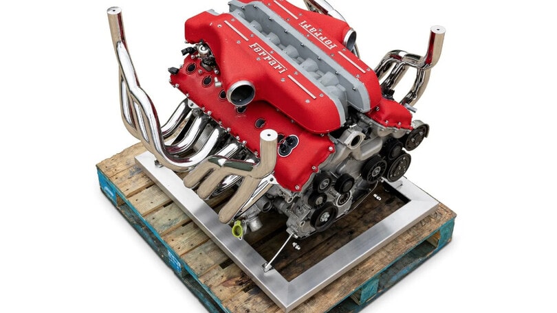 Aste: ecco il prezzo di partenza per un tavolino motorizzato Ferrari