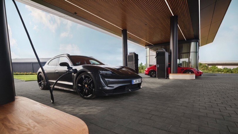 Porsche Charging Lounge, ecco la prima stazione di ricarica extra lusso