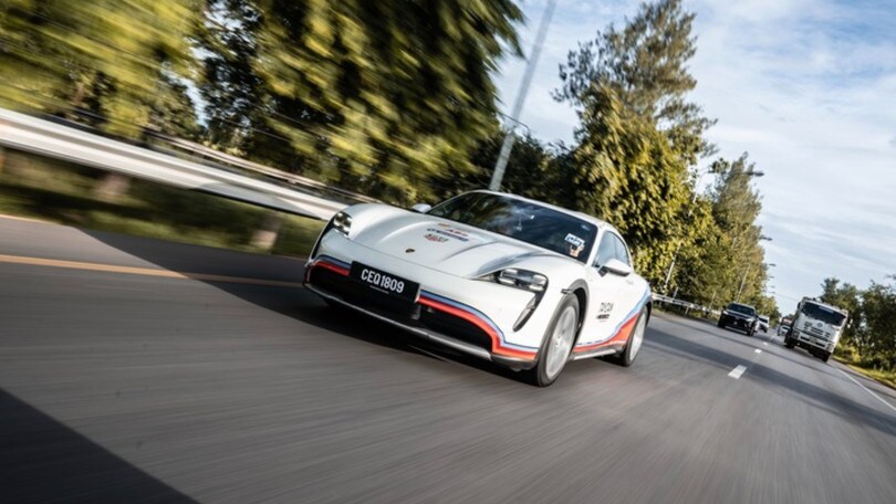 Una Porsche Taycan ha percorso 1.845 km in sole 29 ore