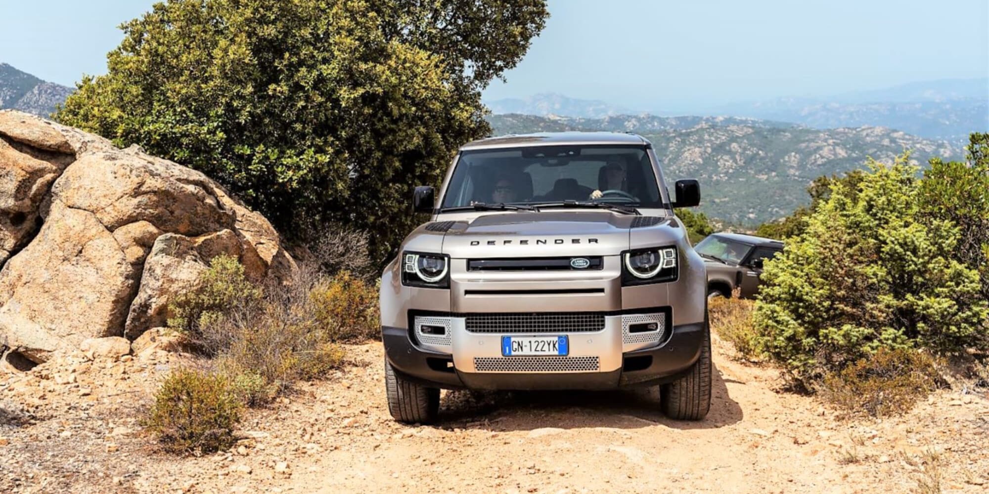 Range Rover e Defender in Sardegna con experience esclusive