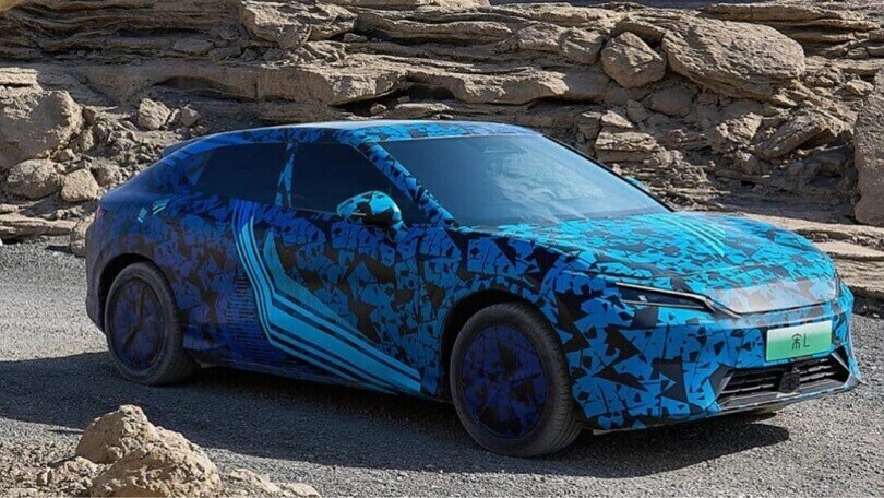 BYD Song L, test nel deserto per il crossover elettrico