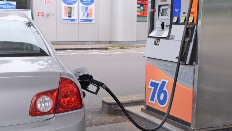 Cartelloni prezzi medi, Urso “denunciare se si notano picchi anomali”