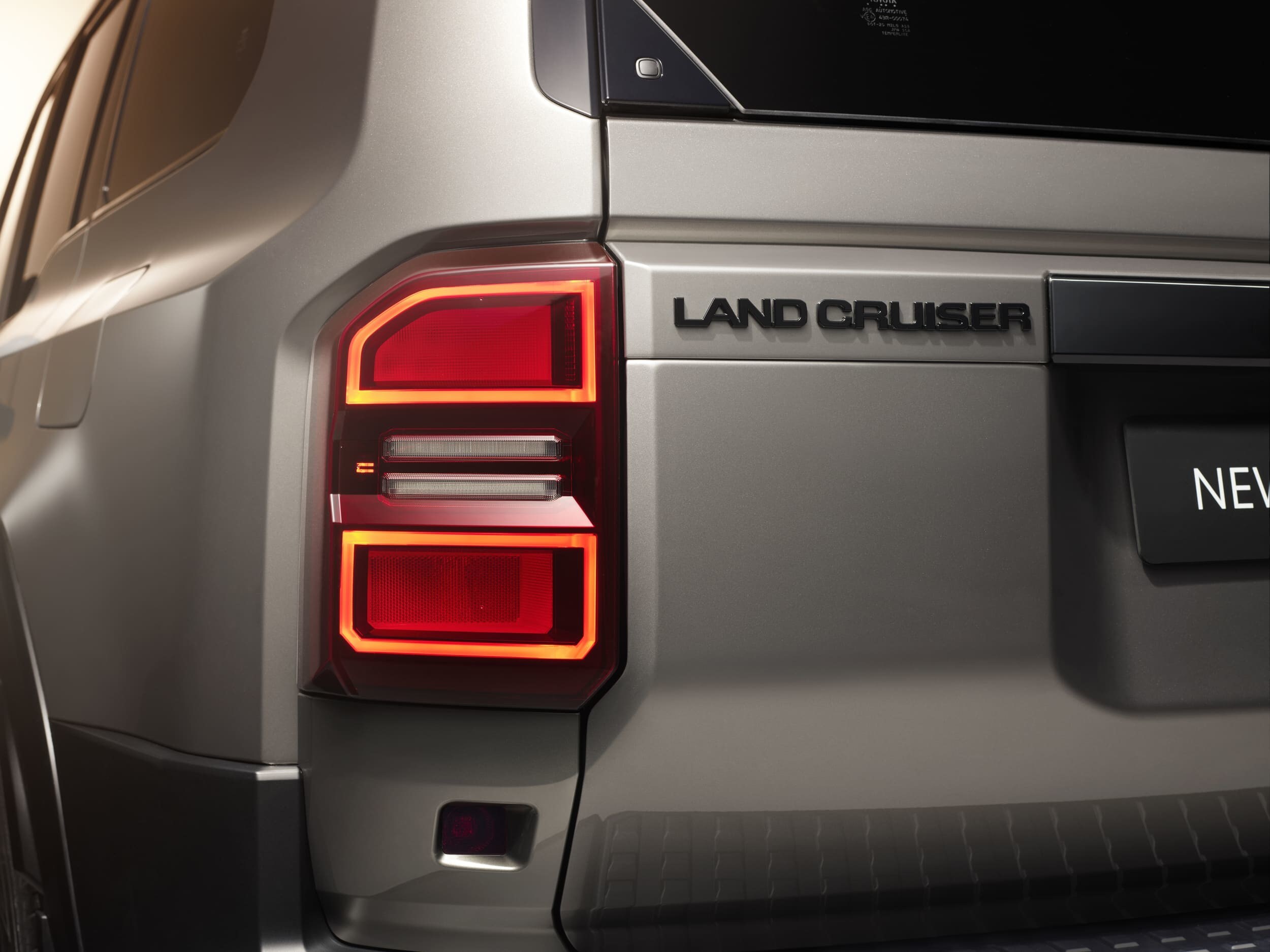 Toyota Land Cruiser 2024, tutto nuovo ma col DNA giusto