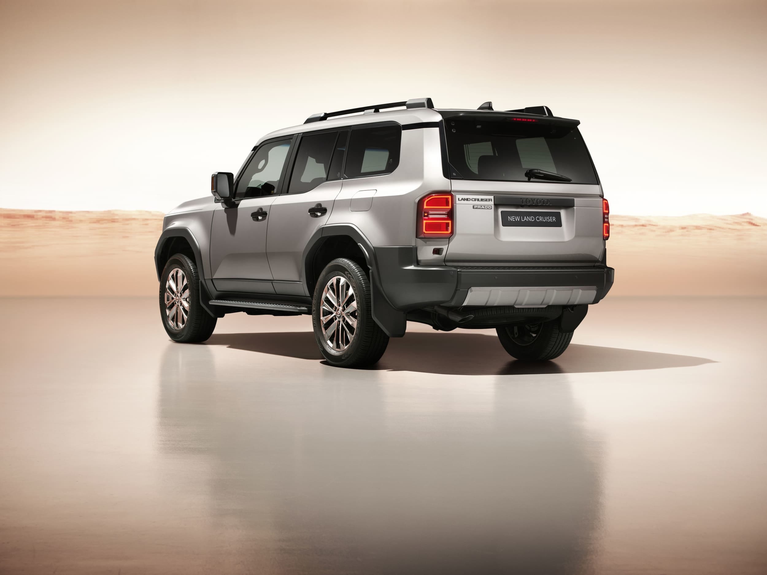 Toyota Land Cruiser 2024, tutto nuovo ma col DNA giusto