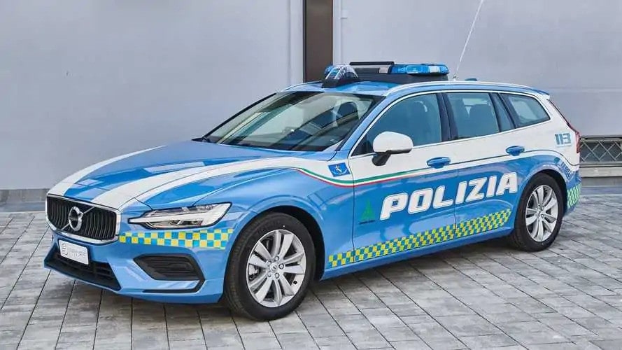 Da Subaru a BMW, tutte le auto straniere della Polizia di Stato