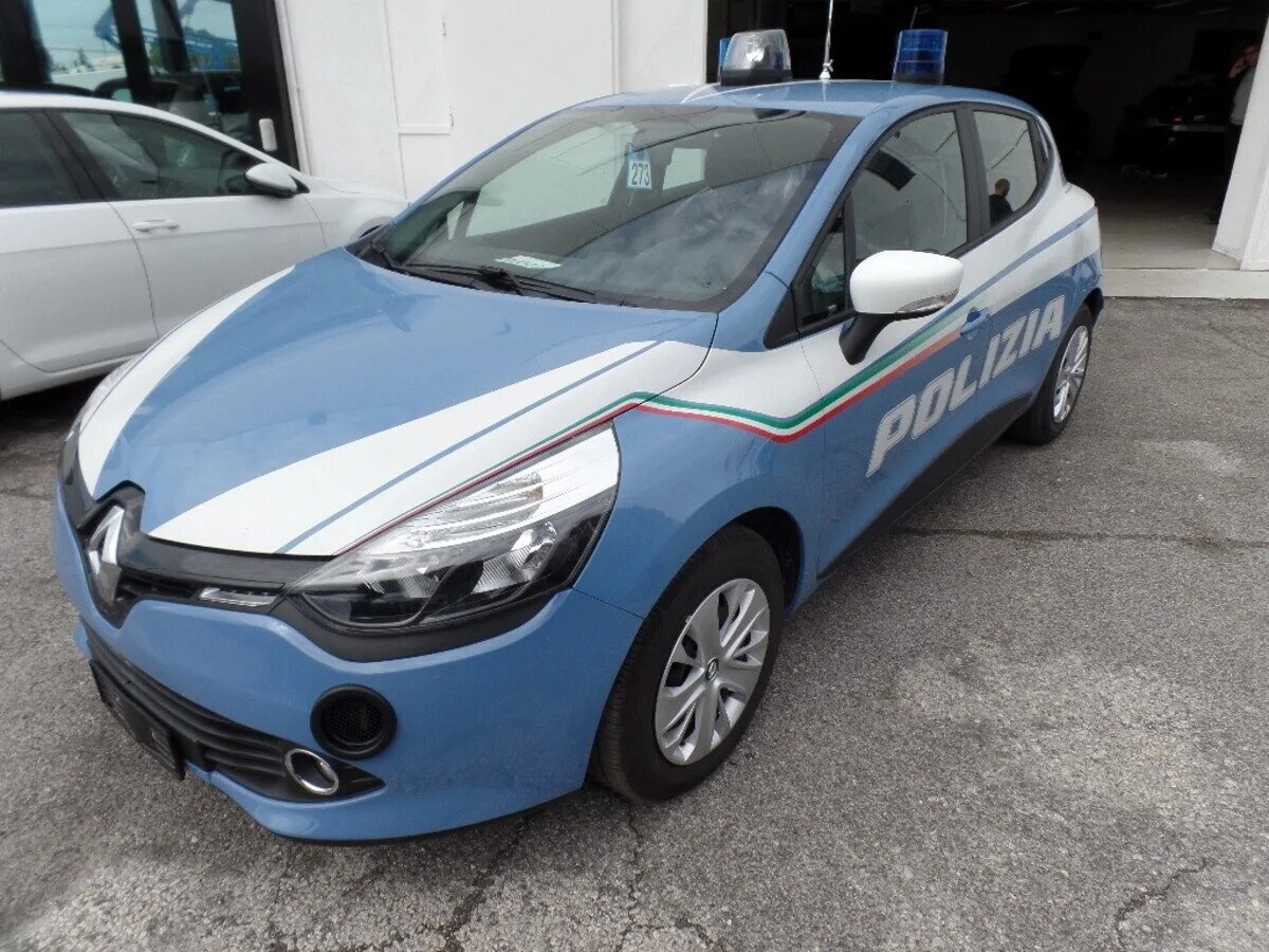 Da Subaru a BMW, tutte le auto straniere della Polizia di Stato