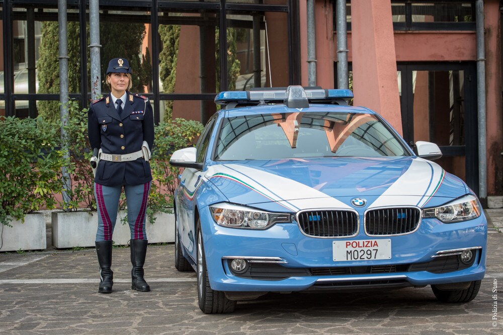 Da Subaru a BMW, tutte le auto straniere della Polizia di Stato