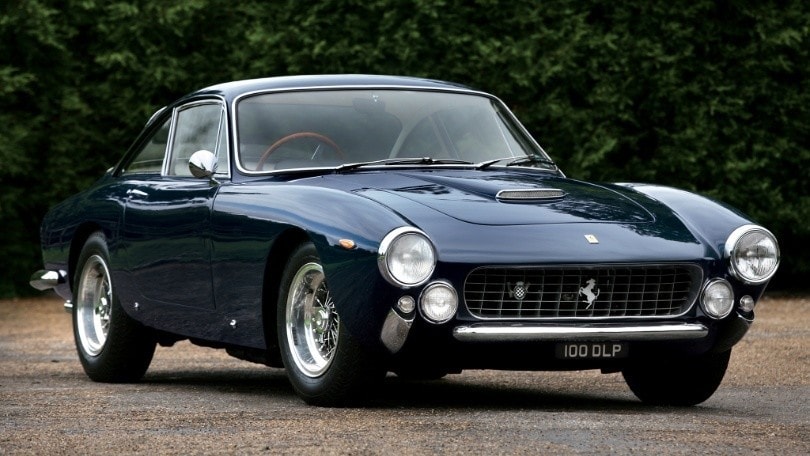 Ereditano una casa sul mare ma in garage c’è una rara Ferrari