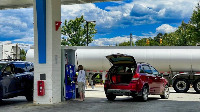 Cartelli prezzi medi: Consumatori “è un flop, il prezzo sale ancora”