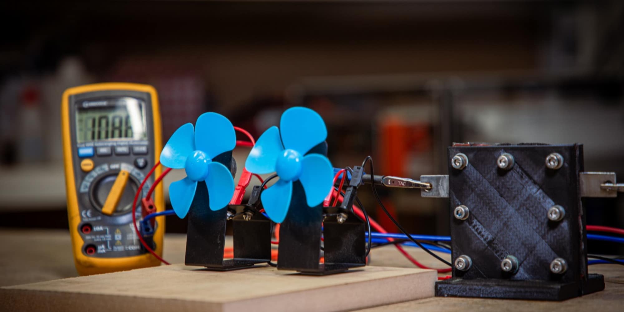 Nasce la batteria "protonica": sfida agli ioni di litio