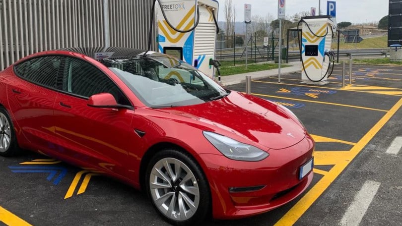 Installate altre 9 stazioni di ricarica sulle autostrade italiane: ecco dove