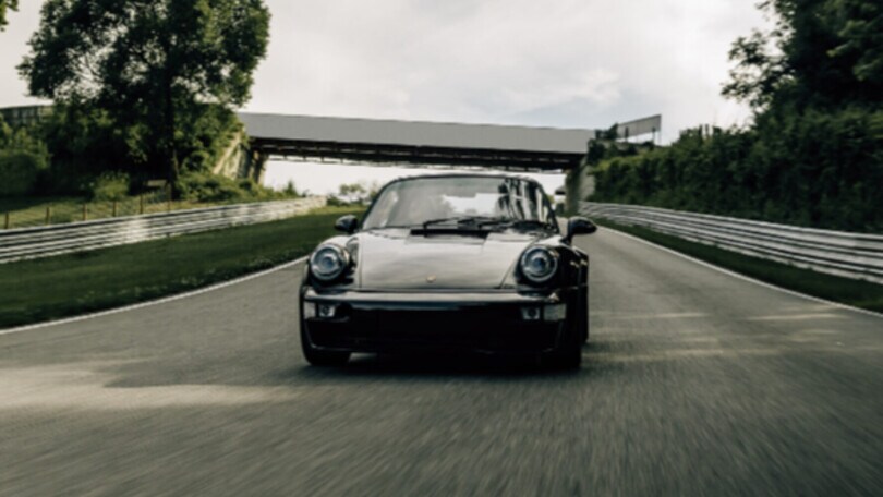 La Porsche 911 elettrica esiste e ha il motore Tesla