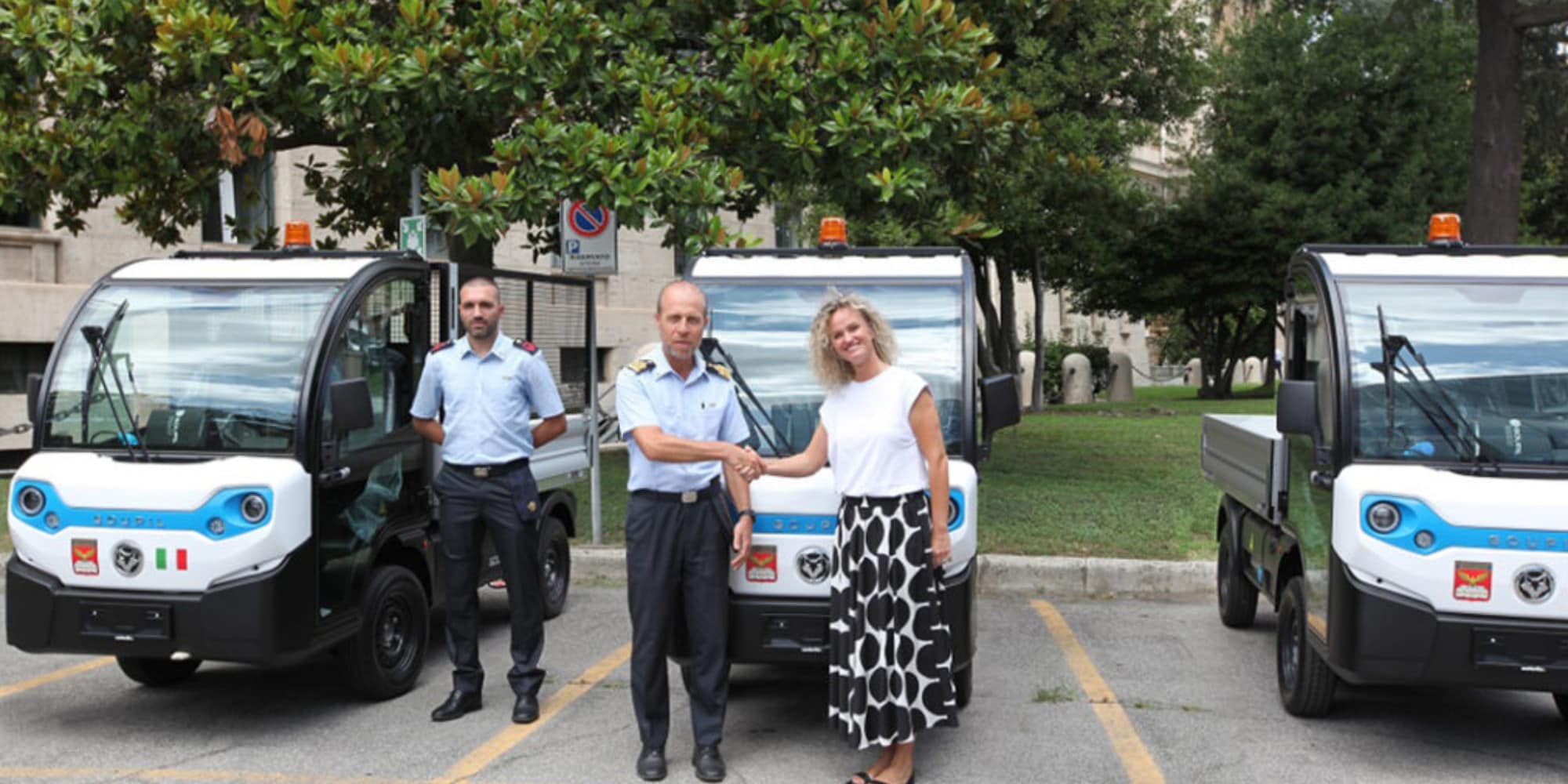 Tre nuovi furgoni elettrici per l'Aeronautica Militare