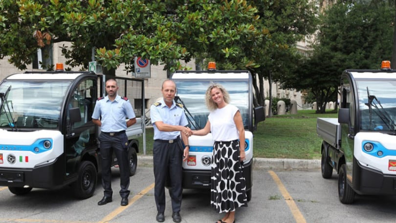 Tre nuovi furgoni elettrici per l'Aeronautica Militare