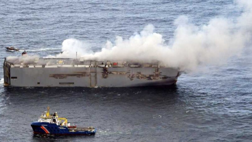 Incendio Fremantle Highway, in fumo auto per 300 milioni