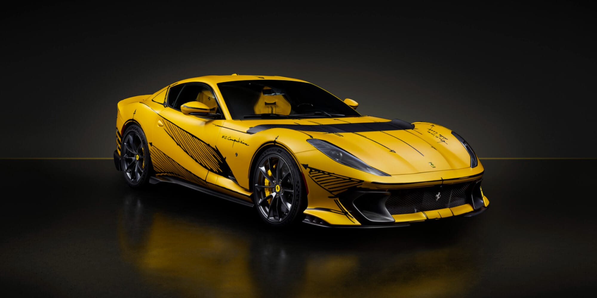 Ferrari, all'asta una 812 Competizione dallo stile unico