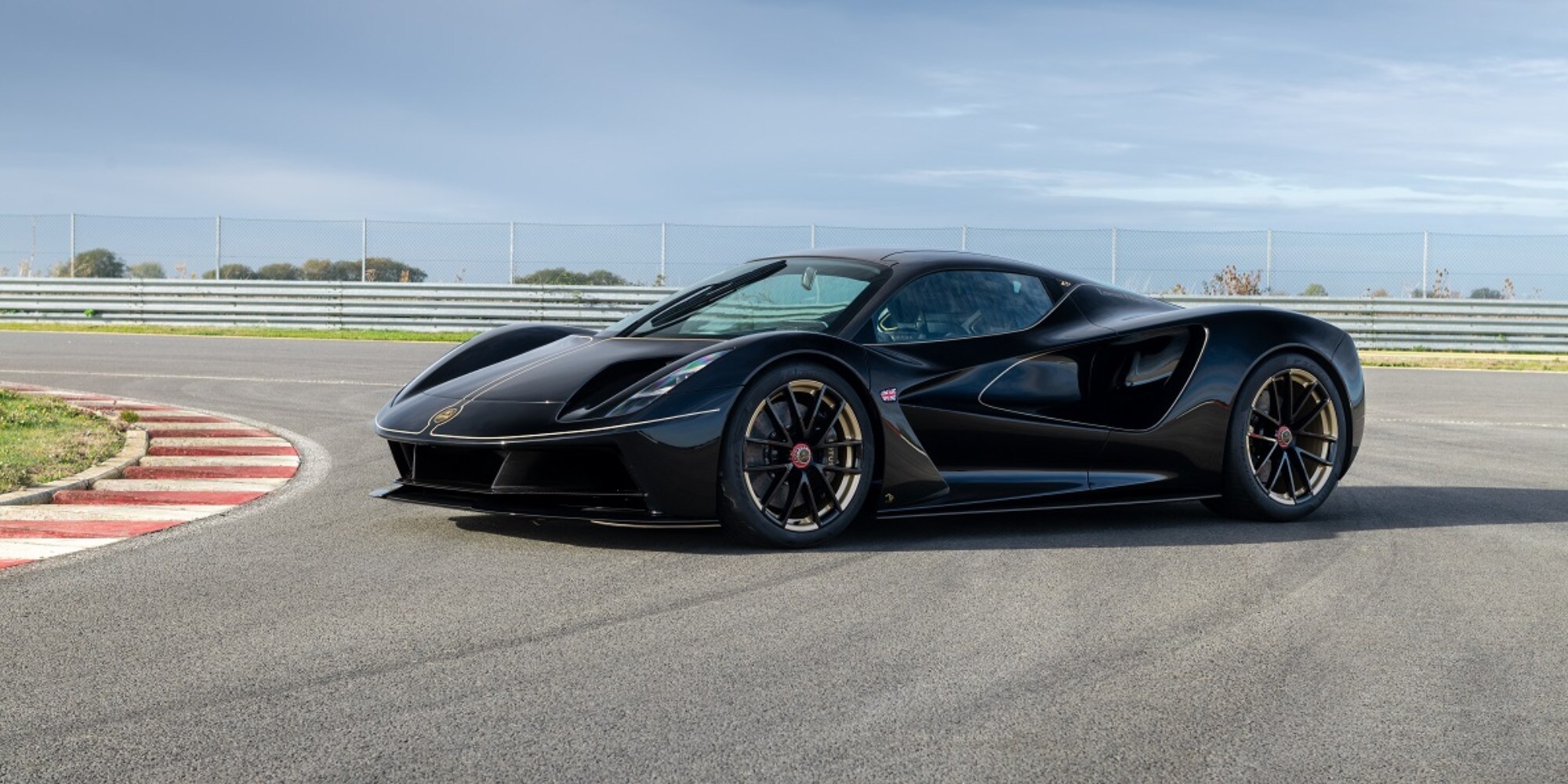 Elite World Cup, la nuova serie dove si sfidano le Lotus Evija