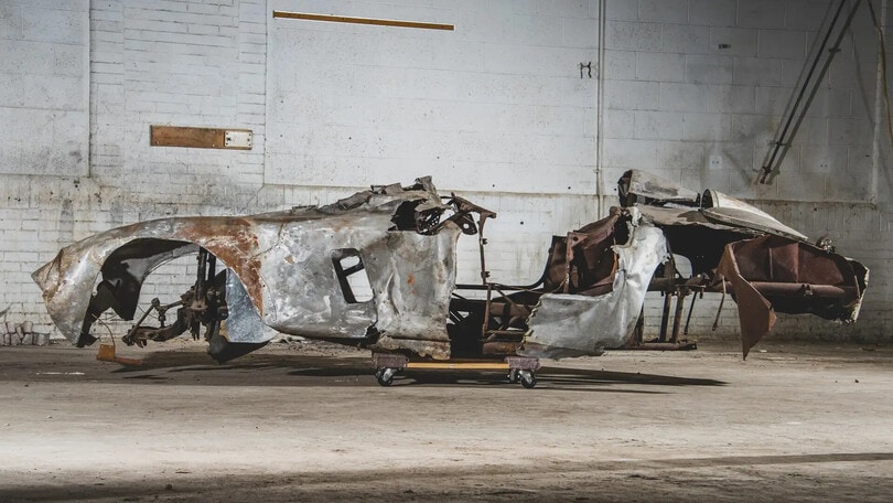 Ferrari 500 Mondial Spider venduta a 1,7 milioni: ma è distrutta
