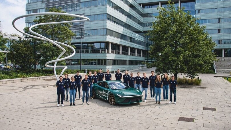 Eterna, l'auto elettrica dal ciclo di vita infinito