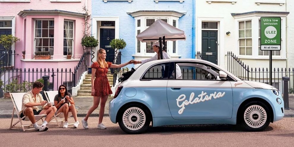 Una piccola gelateria mobile? È dentro una Fiat 500 elettrica!