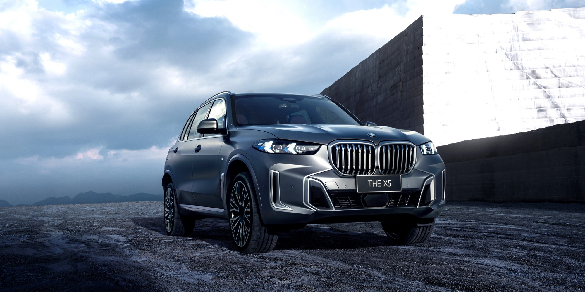 BMW X5 2023, nuove versioni a passo lungo per la Cina