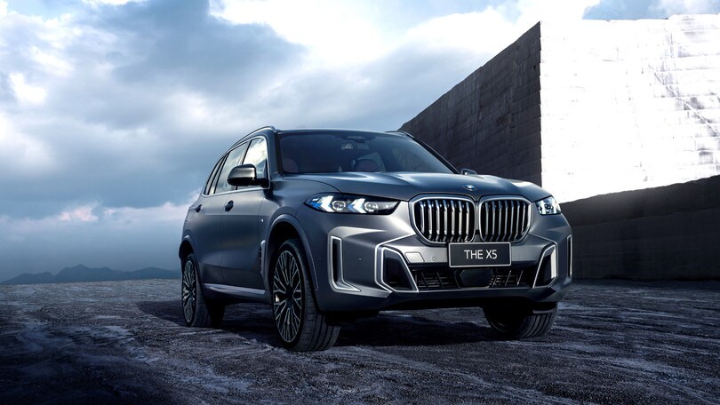 BMW X5 2023, nuove versioni a passo lungo per la Cina