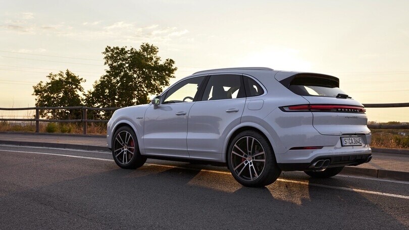 Porsche Cayenne Turbo E-Hybrid 2023