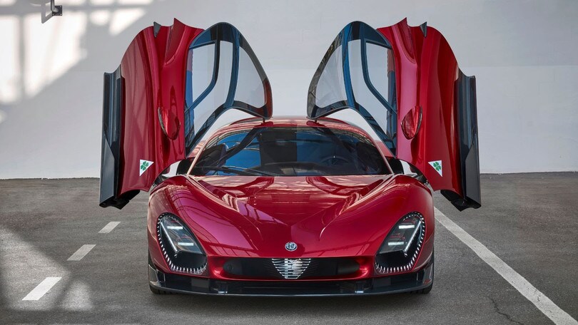 Alfa Romeo 33 Stradale in azione