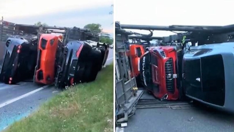 Bisarca con più di dieci supercar si ribalta in Inghilterra