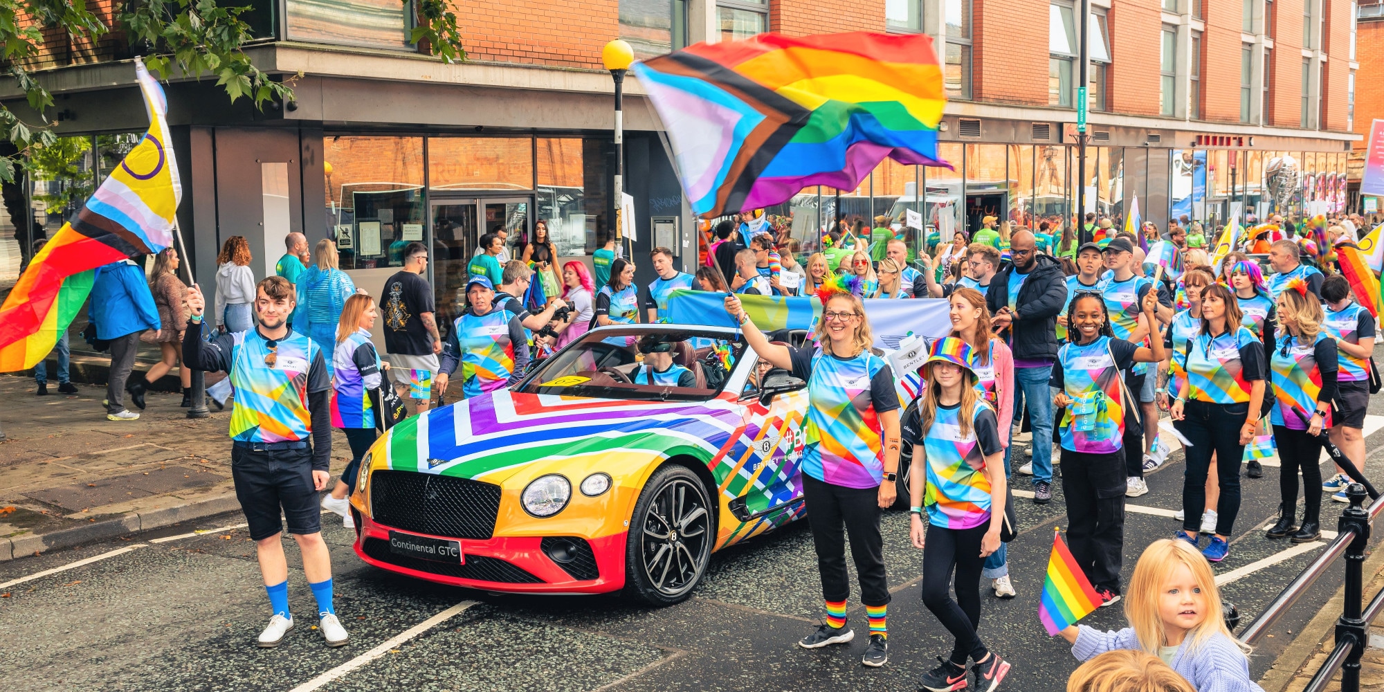 Bentley Continental GTC "multicolore" contro ogni discriminazione