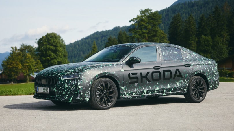 Nuova Skoda Superb, debutta il mild-hybrid
