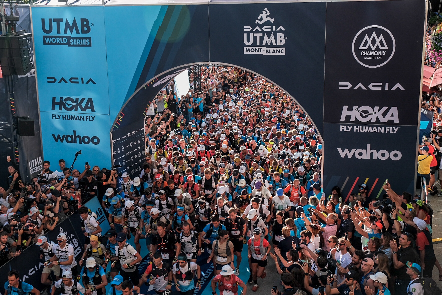 UTMB Mont-Blanc, sfida tra Italia e Svizzera con Dacia