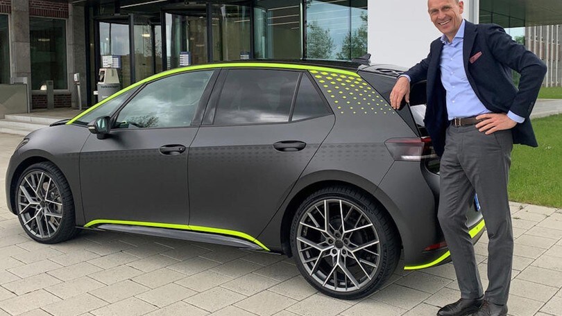 Volkswagen ID.3 GTX, muletti sulla strada del debutto