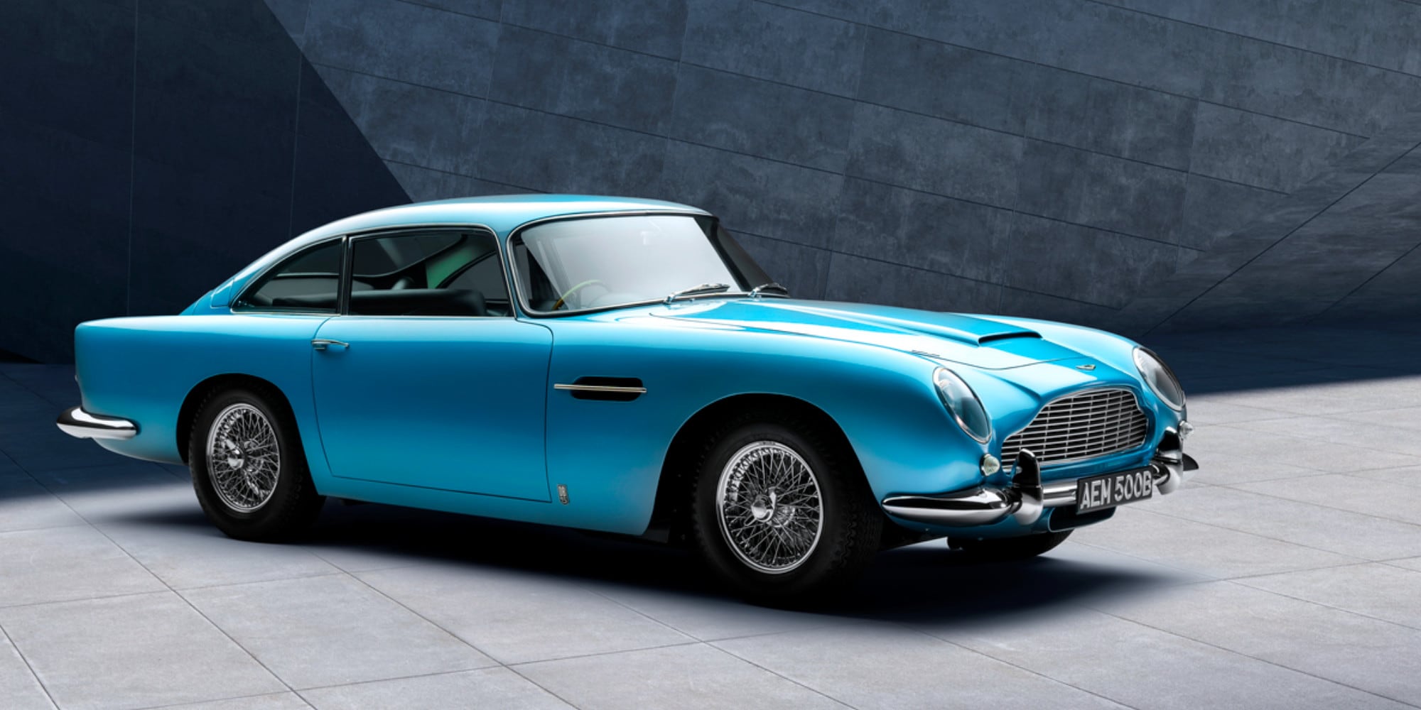 Aston Martin DB5, i 60 anni di un'icona